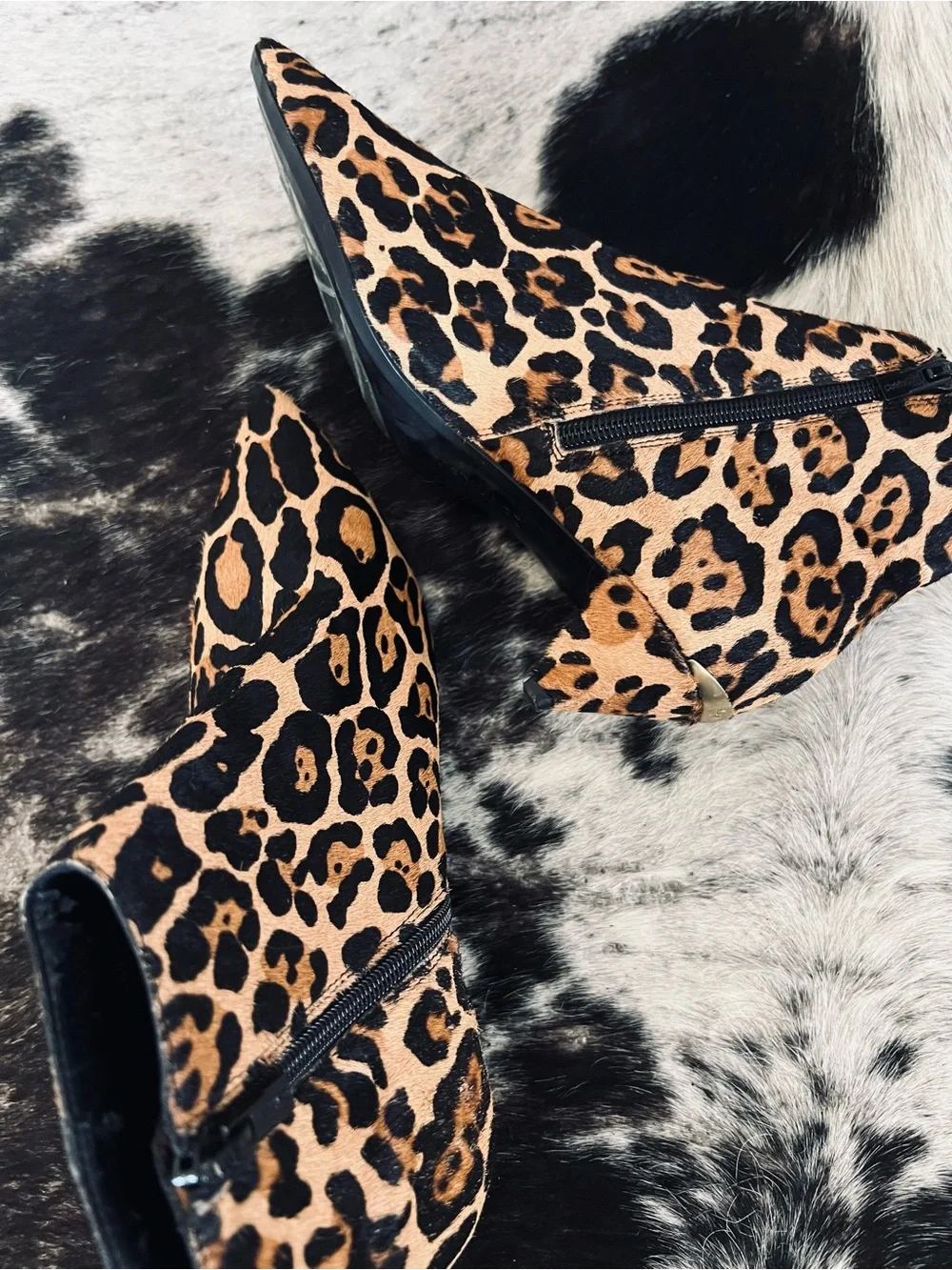 NWOT Calvin Klein Larissa kitten bootie